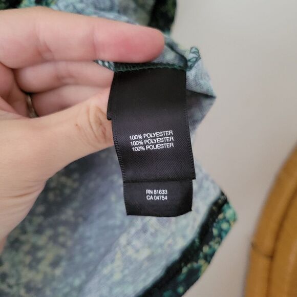 Kenneth Cole New York Green and Black Blouse Abstract Modern Print S - Picture 3 of 8